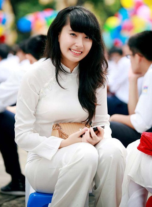 Hà Phương yêu thích trường Chu Văn An từ nhỏ. Có lẽ vì tình yêu rất lớn với ngôi trường này, nên trong clip All about CVA không khó để nhận ra gương mặt tự hào rạng ngời của cô Bí thư năng nổ này. Những nữ sinh diện áo dài đẹp hơn cả Hoa hậu Mai Phương Thúy (P29) Những nữ sinh diện áo dài đẹp hơn cả Hoa hậu Mai Phương Thúy (P28) Hotgirl Yến Korea làm lu mờ cả hoa cỏ mùa xuân Á hậu Việt Đỗ Hoàng Anh - Ngôi sao sáng của ĐH Văn hóa Hà Nội >>Hoa khôi các trường đại học, cao đẳng >>Ngôi sao học đường Hà Phương yêu thích trường Chu Văn An từ nhỏ. Có lẽ vì tình yêu rất lớn với ngôi trường này, nên trong clip All about CVA không khó để nhận ra gương mặt tự hào rạng ngời của cô Bí thư năng nổ này. Những nữ sinh diện áo dài đẹp hơn cả Hoa hậu Mai Phương Thúy (P29) Những nữ sinh diện áo dài đẹp hơn cả Hoa hậu Mai Phương Thúy (P28) Hotgirl Yến Korea làm lu mờ cả hoa cỏ mùa xuân Á hậu Việt Đỗ Hoàng Anh - Ngôi sao sáng của ĐH Văn hóa Hà Nội >>Hoa khôi các trường đại học, cao đẳng >>Ngôi sao học đường