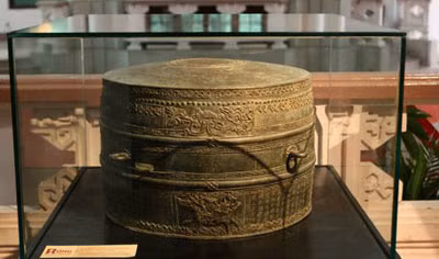Trống đồng Cảnh Thịnh từ thời Tây Sơn - một bảo vật quốc gia. ảnh: vtv.