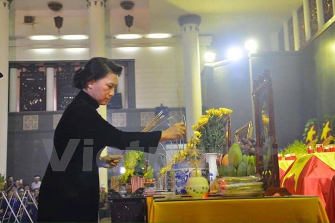 Chủ tịch Quốc hội Nguyễn Thị Kim Ngân viếng các liệt sĩ. ảnh: Minh Sơn/TTXVN. Chủ tịch Quốc hội Nguyễn Thị Kim Ngân viếng các liệt sĩ. ảnh: Minh Sơn/TTXVN.