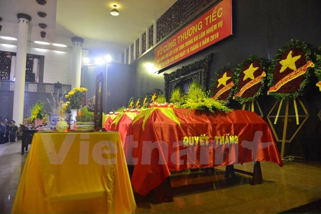 Tổ quốc mãi khắc ghi sự hy sinh cao cả của các chiến sĩ. ảnh: Minh Sơn/TTXVN. Tổ quốc mãi khắc ghi sự hy sinh cao cả của các chiến sĩ. ảnh: Minh Sơn/TTXVN.