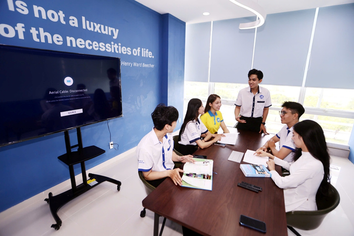 Sinh viên Trường Đại học Tài chính - Marketing học nhóm. (Ảnh: NTCC) Sinh viên Trường Đại học Tài chính - Marketing học nhóm. (Ảnh: NTCC)