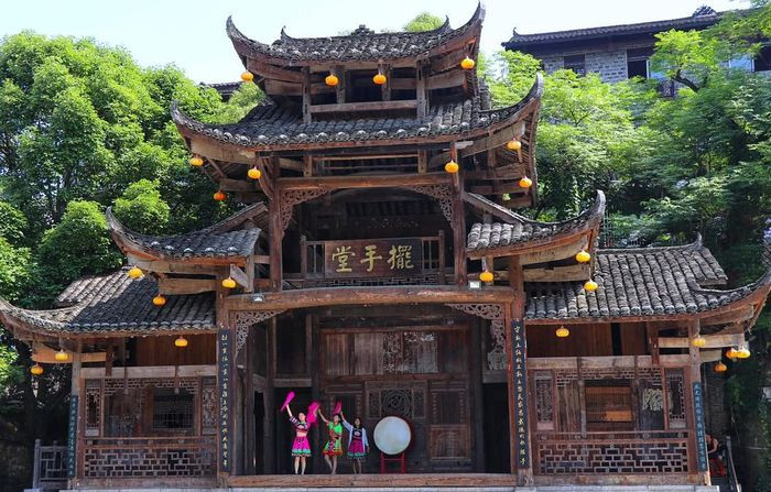 Cung điện Tusi - kiến trúc độc đáo tại Phù Dung Trấn.