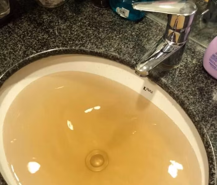 Sức khỏe của người dân Thủ đô sẽ bị ảnh hưởng nghiêm trọng vì dùng nước sinh hoạt bẩn. Sức khỏe của người dân Thủ đô sẽ bị ảnh hưởng nghiêm trọng vì dùng nước sinh hoạt bẩn.