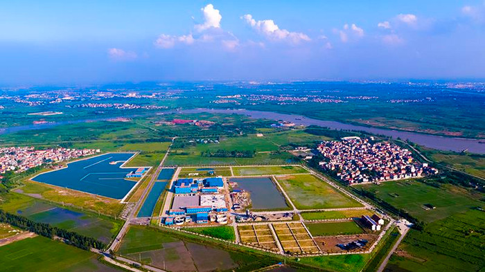 Toàn cảnh Nhà máy nước mặt Sông Đuống được đầu tư bằng những thiết bị hiện đại, cho tiêu chuẩn nước uống tại vòi. ảnh: QT. Toàn cảnh Nhà máy nước mặt Sông Đuống được đầu tư bằng những thiết bị hiện đại, cho tiêu chuẩn nước uống tại vòi. ảnh: QT.