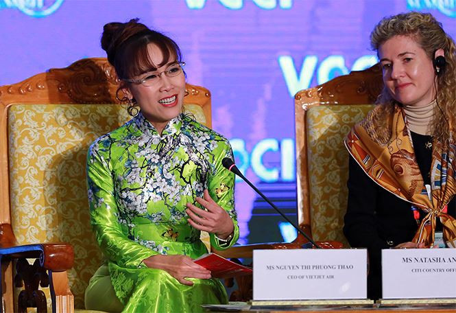 Bà Nguyễn Thị Phương Thảo cùng Tổng giám đốc Citibank là hai nữ diễn giả được yêu thích tại Hội nghị Thượng đỉnh Kinh doanh Việt Nam. ảnh: TN. Bà Nguyễn Thị Phương Thảo cùng Tổng giám đốc Citibank là hai nữ diễn giả được yêu thích tại Hội nghị Thượng đỉnh Kinh doanh Việt Nam. ảnh: TN.