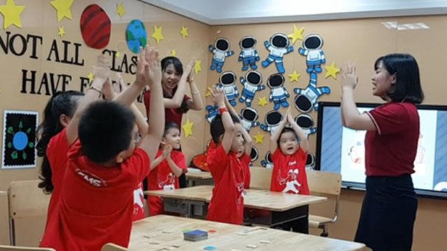 Trẻ em được học bằng trực quan sinh động để kích thích tư duy sáng tạo. Trẻ em được học bằng trực quan sinh động để kích thích tư duy sáng tạo.