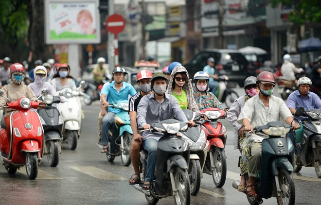 Nhiều ý kiến đề nghị bỏ thu phí đường bộ với xe máy. ảnh: Lê Hiếu. Nhiều ý kiến đề nghị bỏ thu phí đường bộ với xe máy. ảnh: Lê Hiếu.