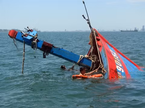 Nhiều lần tàu cá Việt Nam bị tàu cá Trung Quốc rượt đuổi.