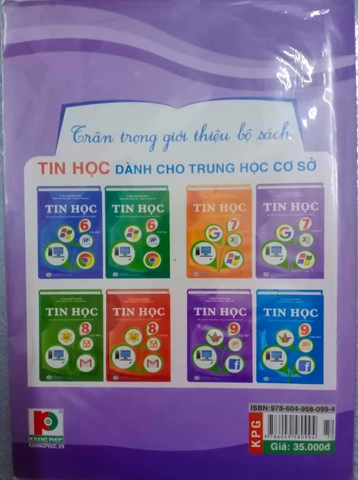 Sách Tin học mỗi năm học có giá 70.000 đồng (Ảnh: L.V.M.) Sách Tin học mỗi năm học có giá 70.000 đồng (Ảnh: L.V.M.)