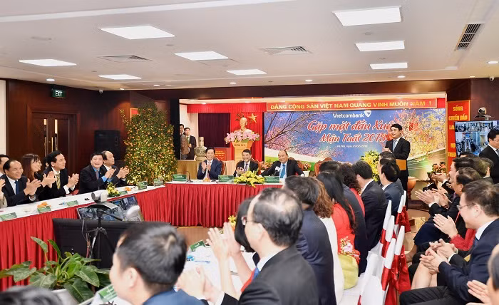 Đồng chí Nghiêm Xuân Thành - Ủy viên Ban chấp hành Đảng bộ Khối Doanh nghiệp Trung ương, Bí thư Đảng ủy, Chủ tịch Hội đồng quản trị Vietcombank phát biểu chào mừng.