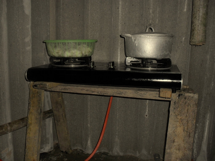 Bên trong cùng là gian bếp nhỏ.