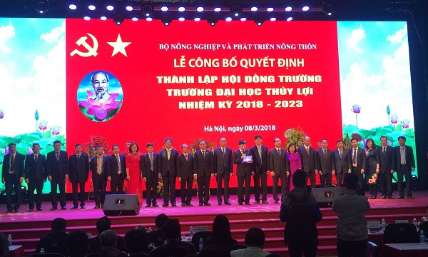 Trường Đại học Thủy Lợi ra mắt các thành viên của Hội đồng trường (Ảnh: Đào Linh). Trường Đại học Thủy Lợi ra mắt các thành viên của Hội đồng trường (Ảnh: Đào Linh).