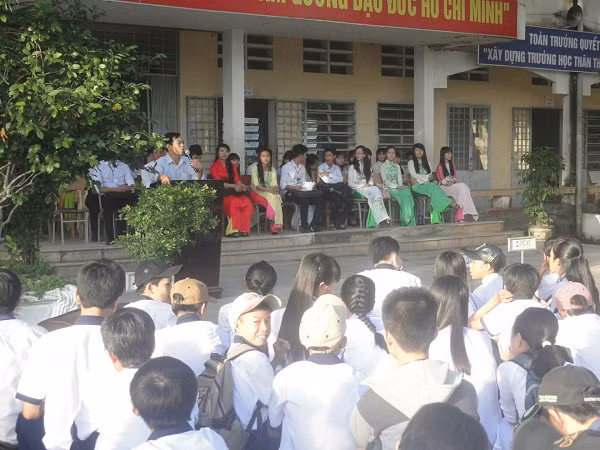 Sinh viên thực tập sư phạm (Ảnh minh họa: tgu.edu.vn).