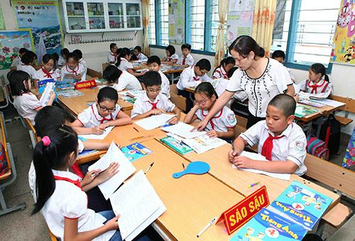 Tăng lương cho đội ngũ giáo viên (Ảnh minh họa: TTXVN). Tăng lương cho đội ngũ giáo viên (Ảnh minh họa: TTXVN).