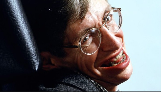 Stephen Hawking đã qua đời ở tuổi 76. Stephen Hawking đã qua đời ở tuổi 76.