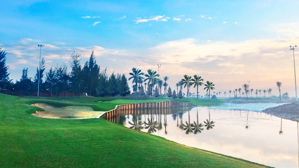 Sân Golf phong cách bờ kè sắp được khai trương tại Đà Nẵng. Sân Golf phong cách bờ kè sắp được khai trương tại Đà Nẵng.