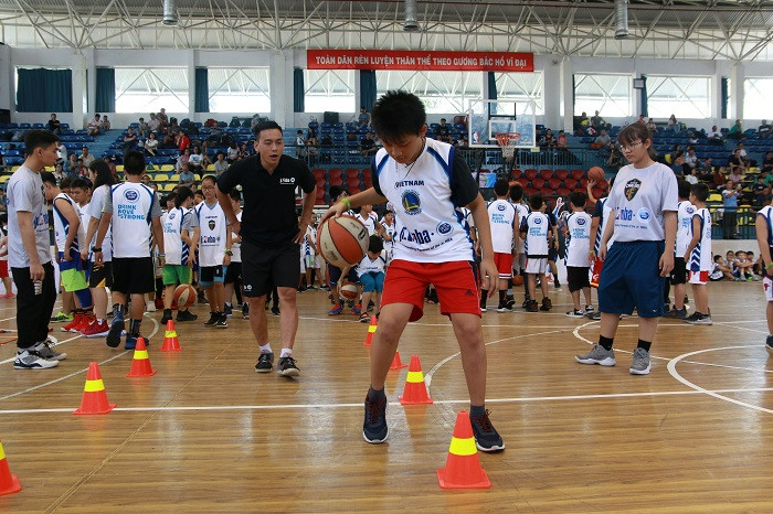 Dự kiến, chương trình Jr. NBA 2018 sẽ thu hút hơn 8.000 các bạn thanh thiếu niên đến từ hơn 200 trường tham gia. Dự kiến, chương trình Jr. NBA 2018 sẽ thu hút hơn 8.000 các bạn thanh thiếu niên đến từ hơn 200 trường tham gia.