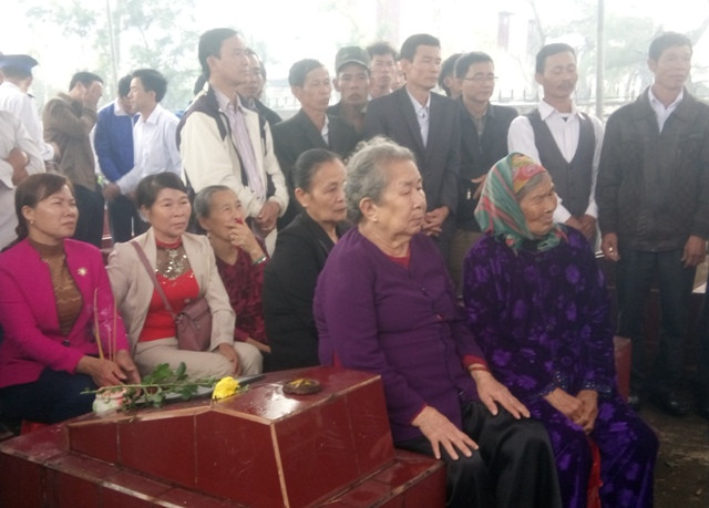 Thân nhân các liệt sỹ vẫn chưa bao giờ nguôi nỗi đau mất con. Thân nhân các liệt sỹ vẫn chưa bao giờ nguôi nỗi đau mất con.