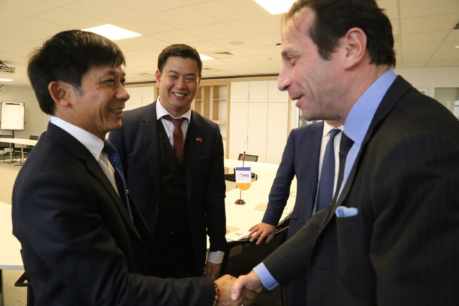 Ông Bùi Xuân Thu, Tổng Giám đốc PTI và Lãnh đạo Tập đoàn MGEN - Pháp. Ông Bùi Xuân Thu, Tổng Giám đốc PTI và Lãnh đạo Tập đoàn MGEN - Pháp.