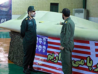 Iran trưng bày xác chiến UAV RQ-170 Sentinel bị bắn hạ của Mỹ hồi tháng 12/2011. Iran trưng bày xác chiến UAV RQ-170 Sentinel bị bắn hạ của Mỹ hồi tháng 12/2011.