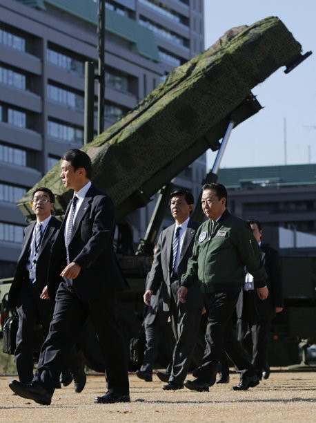 Phía quân đội Nhật Bản trước đó tuyên bố sức mạnh phòng không của họ không chỉ đã sẵn sàng bắn rơi tên lửa của Triều Tiên mà còn tiêu diệt mọi vật thể bay nào có thể đe dọa đến lãnh thổ Nhật Bản nếu tên lửa chệch hướng quỹ đạo theo kế hoạch ban đầu. Phía quân đội Nhật Bản trước đó tuyên bố sức mạnh phòng không của họ không chỉ đã sẵn sàng bắn rơi tên lửa của Triều Tiên mà còn tiêu diệt mọi vật thể bay nào có thể đe dọa đến lãnh thổ Nhật Bản nếu tên lửa chệch hướng quỹ đạo theo kế hoạch ban đầu.