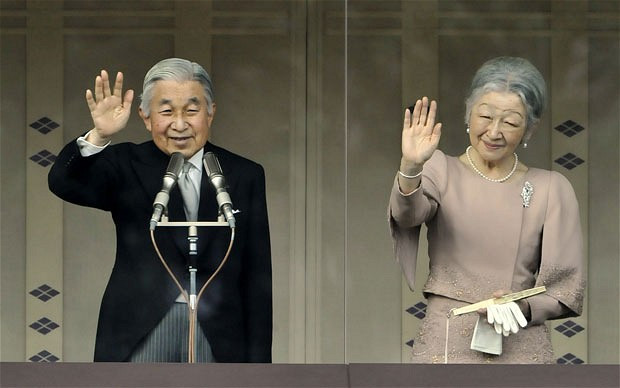 Nhật hoàng Akihito (78 tuổi) và Hoàng hậu Michiko (78 tuổi) Nhật hoàng Akihito (78 tuổi) và Hoàng hậu Michiko (78 tuổi)