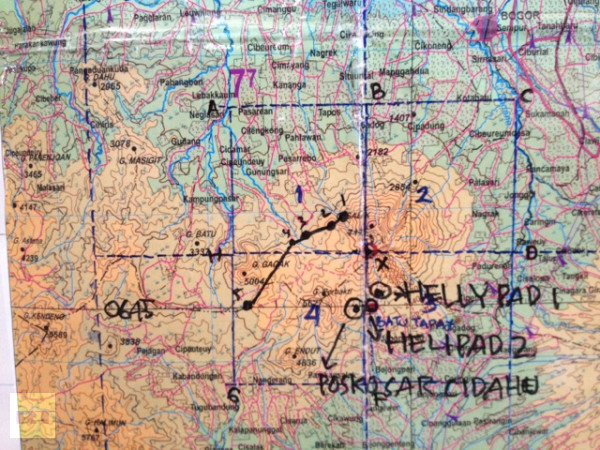 "Chúng tôi không thể nói là máy bay đã bị rơi vì không có bằng chứng về điều đó" - ông Herry Bhakti Gumay, người đứng đầu của Bộ Giao thông vận tải Indonesia cho biết. "Vì vậy, chiếc máy bay vẫn ở tình trạng "mất tích" và có thể nó đã thực hiện một cuộc hạ cánh khẩn cấp".