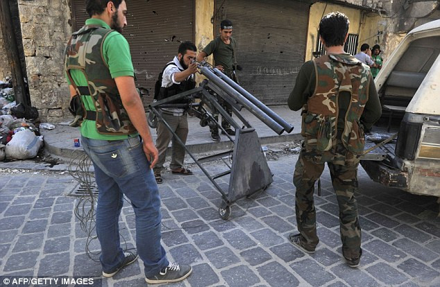 Ông Abu cho rằng phiến quân cần phải tự chế tạo vũ khí vì họ không có viện trợ nước ngoài và sẽ thiết lập dây chuyền sản xuất vũ khí của mình, trong đó có thể cho ra đời hàng trăm vũ khí mỗi ngày cung cấp cho phe nổi dậy. Ông Abu cho rằng phiến quân cần phải tự chế tạo vũ khí vì họ không có viện trợ nước ngoài và sẽ thiết lập dây chuyền sản xuất vũ khí của mình, trong đó có thể cho ra đời hàng trăm vũ khí mỗi ngày cung cấp cho phe nổi dậy.