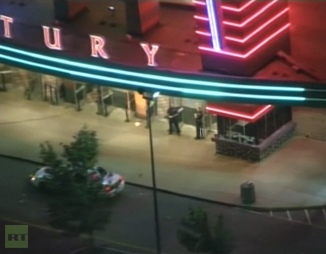 Hiện trường vụ xả súng kinh hoàng nhất nước Mỹ trong 3 năm qua. Hiện trường vụ xả súng kinh hoàng nhất nước Mỹ trong 3 năm qua.