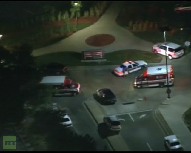 Hiện trường vụ xả súng kinh hoàng nhất nước Mỹ trong 3 năm qua. Hiện trường vụ xả súng kinh hoàng nhất nước Mỹ trong 3 năm qua.