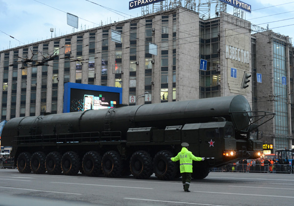 Tổ hợp Armour-C1-400 mới được đưa vào sử dụng vài năm gần đây và hệ thống phòng không S-400 cũng sẽ có mặt trong lễ diễu binh mừng chiến thắng phát xít và tân tổng thống năm nay.