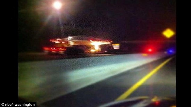 Ảnh chiếc máy bay không người lái bị nghi là UFO chụp tại Mỹ lúc 11h đêm ngày 13/6. Ảnh chiếc máy bay không người lái bị nghi là UFO chụp tại Mỹ lúc 11h đêm ngày 13/6.