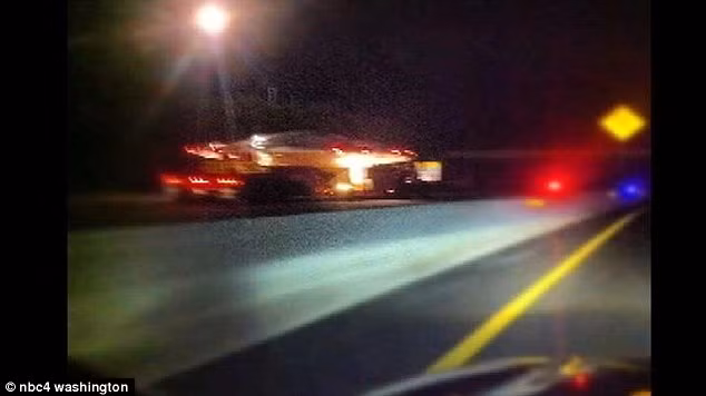 Ảnh chiếc máy bay không người lái bị nghi là UFO chụp tại Mỹ lúc 11h đêm ngày 13/6.