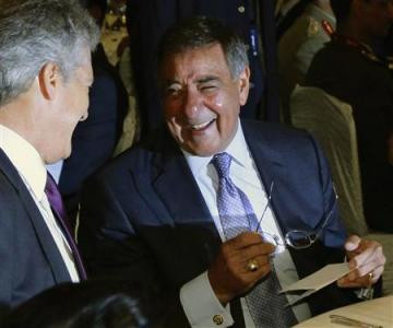 Ông Panetta (trái) và Bộ trưởng Quốc phòng Australia Stephen Smith trong ngày khai mạc Đối thoại Shangri-la Ông Panetta (trái) và Bộ trưởng Quốc phòng Australia Stephen Smith trong ngày khai mạc Đối thoại Shangri-la