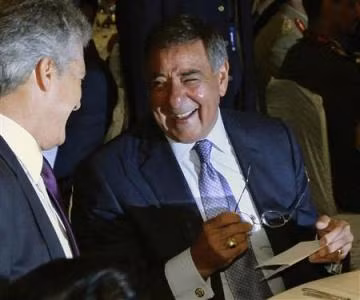 Ông Panetta (trái) và Bộ trưởng Quốc phòng Australia Stephen Smith trong ngày khai mạc Đối thoại Shangri-la