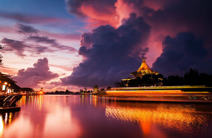 Một góc Waterfront Kuching nằm ở Sarawak, Malaysia. Ảnh Sharkawi Che Din. Một góc Waterfront Kuching nằm ở Sarawak, Malaysia. Ảnh Sharkawi Che Din.
