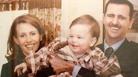 Vợ chồng Tổng thống Syria và con trai.