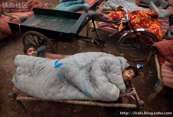 Một chiếc giường... chia đôi