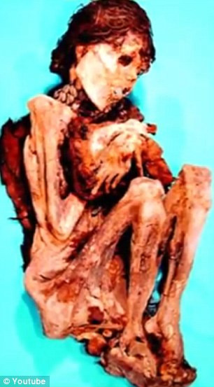 Xác ướp người ở tư thế bào thai được tìm thấy trong ngôi mộ cổ 1.000 năm Xác ướp người ở tư thế bào thai được tìm thấy trong ngôi mộ cổ 1.000 năm