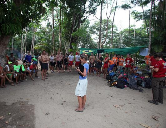 Mỗi ngày, các vận động viên sẽ bắt đầu một chặng đua mới.