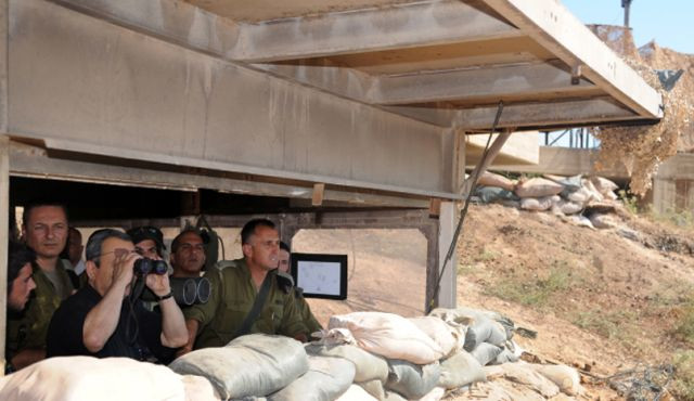 Tính tới thời điểm này, tên lửa tầm xa của Iran không được coi là mối đe dọa đặc biệt nghiêm trọng đối với Israel. Tính tới thời điểm này, tên lửa tầm xa của Iran không được coi là mối đe dọa đặc biệt nghiêm trọng đối với Israel.