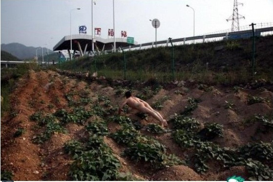 Ảnh chụp ngày 13/1/2011 gần một trạm thiên văn ở Hà Nam Ảnh chụp ngày 13/1/2011 gần một trạm thiên văn ở Hà Nam