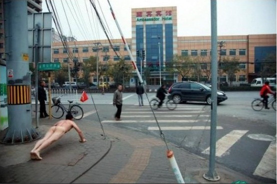 Ảnh chụp ngày 1/9/2011 ghi dấu sự kiện hãng hàng không Đông Hưng phá sản Ảnh chụp ngày 1/9/2011 ghi dấu sự kiện hãng hàng không Đông Hưng phá sản