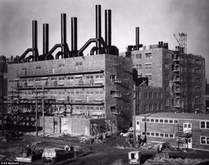 Công trình xây dựng cơ sở vật chất phục vụ Dự án Manhattan năm 1944.