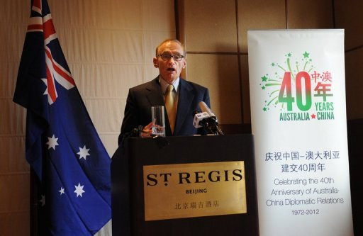 Ông Bob Carr tại Bắc Kinh ngày 14/5. Ảnh AFP Ông Bob Carr tại Bắc Kinh ngày 14/5. Ảnh AFP