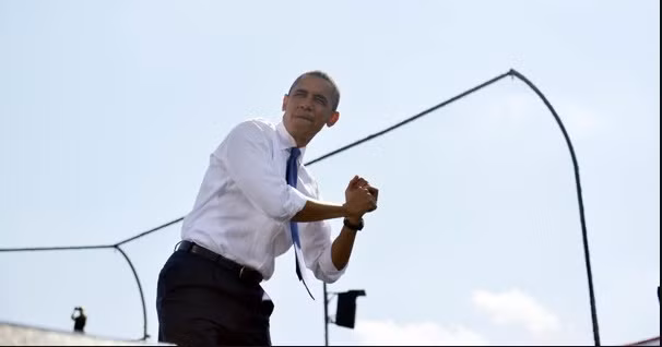 Tờ Salt Lake Tribune bình chọn cho Tổng thống Obama bởi ông là một nhà lãnh đạo "đã khéo léo vượt qua khó khăn, lèo lái đất nước bước qua thảm họa và hướng tới một tương lai tươi sáng hơn. Còn Romney, dù có dùng bất kỳ chiêu bài gì, cũng không xứng đáng là người đứng đầu đất nước".