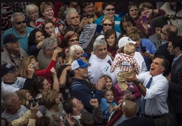 Tờ Colorado Springs Gazette bày tỏ sự ủng hộ đối với Romney: "Chúng tôi phải lựa chọn giữa 2 người đàn ông có tầm nhìn khác nhau. Tổng thống Obama nhìn thấy một quốc gia được tôi luyện bởi các lực lượng chính phủ trung ương. Thống đốc Romney nhìn thấy một đất nước có thể đảm bảo cuộc sống, quyền tự do và quyền mưu cầu hạnh phúc của người dân... Ý chí của Romney khiến chúng tôi tin rằng ông sẽ là một Tổng thống phi thường".