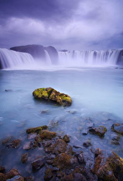 Thác Godafoss - một trong những ngọn thác đẹp nhất ở Iceland Thác Godafoss - một trong những ngọn thác đẹp nhất ở Iceland