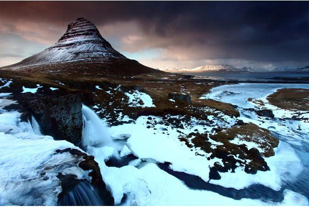 Một trong những ngọn núi đẹp nhất ở Iceland - núi Kirkjufell Một trong những ngọn núi đẹp nhất ở Iceland - núi Kirkjufell