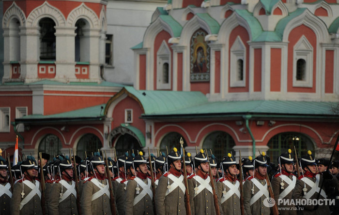 Đội ngũ chỉnh tề, quân dung tươi tỉnh